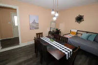 Claremore Whole House - Just Fully Remodeled - Dogs Allowed - No Checkout Chores Hotels in Claremore