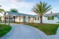 Relaxing Apollo Waterfront Retreat I Pool l Spa l Dock I Firepit