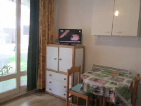 Studio RDC for curists or holidaymakers with parking and wifi in Lamalou les Bains Hotels in Lamalou-les-Bains