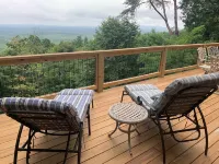 Secluded & Cozy Log Cabin w/Expansive Deck Views