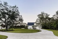 "Bee Keeper's Cottage" on private estate, new construction, close to everything!