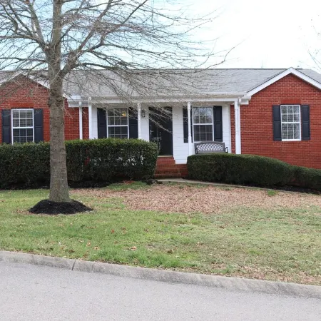 Spacious Home Close to Downtown Nashville