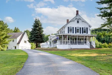 One-of-a-kind 4 Acre Adirondack Escape Short Drive to LG & GORE Mountain!