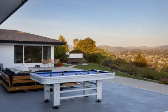 Spacious & Fun - 5BR/4BA • Pool Table • Hot Tub