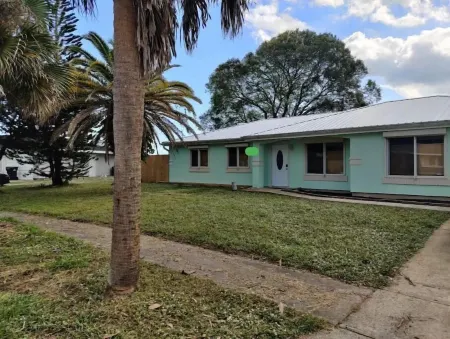 Large 4Bd 2BTH Pool Home with Waterfall Feature and Private Back Yard!