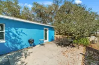 Lazy Dayz - Bid-A-Wee 2 bed\2 bath , 1 block from PRIVATE BEACH