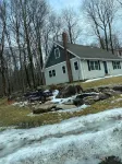 🍂Best Big lot🍂.PRiv. hot tub,king suite, g.room, fire p.Pool t. Hotels near Community Pool and playground