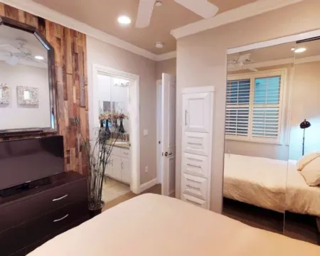 ON THE SAND! Beachfront Huntington Beach 3bd home! Walk out of house on sand!! Hotels in Sunset Beach