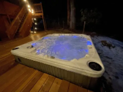 Spacious Secluded Cabin on 9 acres Hot Tub Outdoor Dining Private Trails