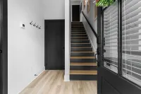 Upscale 3-Story Townhome Near Airport, Downtown Atlanta & Studios