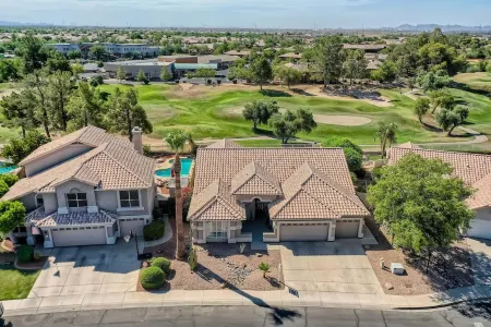 Luxury Golf Course Home, Private Pool, Sleeps 8, Gilbert Arizona