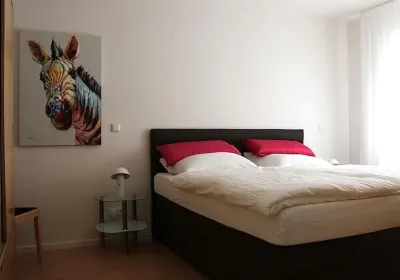 Beautiful 57 sqm apartment (incl. pool and underground parking) - in the village center Các khách sạn ở 