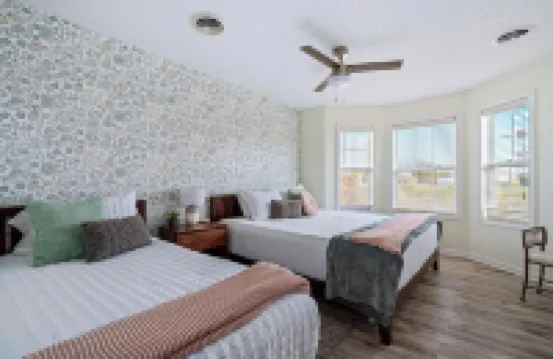 ROSELAWN RETREAT: Firepit, Gameroom, Views! Huge Gorgeous home 5 mins to the Ark - 4-Star