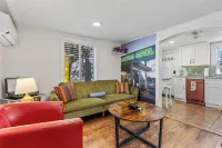 Downtown Green Gable Bungalow with AC, Fully Fenced Yard, W/D, 2 Smart TVs, WiFi