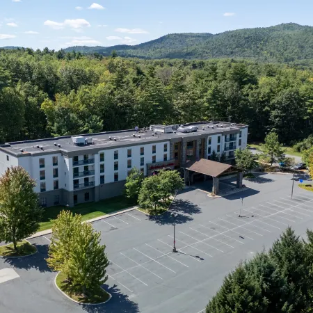 Hampton Inn & Suites Lake George Отели рядом с достопримечательностью «Форт Уильям Генри»
