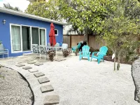 Renovated duplex  2bed / 2bath North End Of Anna Maria, 2min walk to the beach Hôtels à proximité de : Rod and Reel Pier