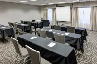 Hampton Inn & Suites Cedar Rapids - North Hotels in Marion