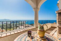 Villa with private pool and amazing views