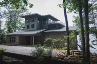 New! Stunning Treetop Mansion on Smith Lake - Sleeps 22!