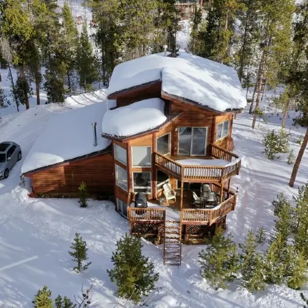 Pet Friendly Mountain Home w/Hot Tub, 10 Mins from Ski Resort & on Shuttle Route