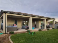 Grand Circle 2 Houses+Hot Tub+Boat Parking+Ice Chest & Game Room