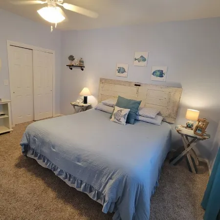 Year Round Relaxation with Beautiful Lake View for Creating Great Memories!