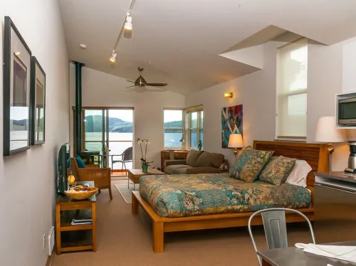 'The Leeward Studio' at SeaStar Lofts on the Waterfront!