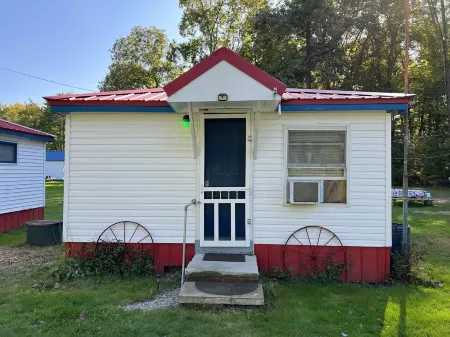Quaint Cabin #3 - Pymatuning Lake
