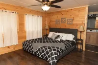 Colonels' Cabin at Ramp 11 Retreat by Concord Sun