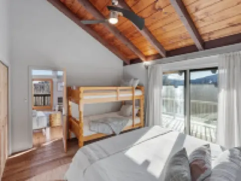 Lake Winni and Gunstock Ski Views Hotels in Gilford