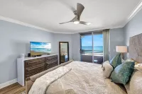 Somerset 404..Newly Remodeled Beach Front. 3 Bdrm 3 Bath, Den w/ Sofa Sleeper