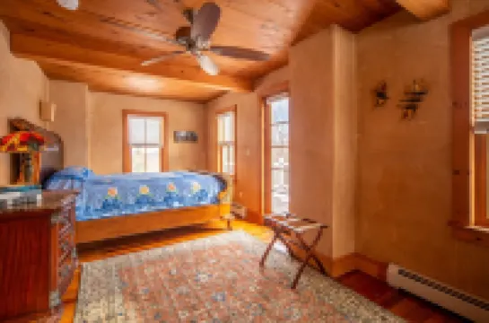 Fabulous cozy farmhouse on a Hudson Valley mountaintop