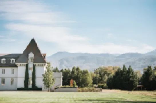 Chateau Herbe ~ Oberon Suite w/ Kitchen