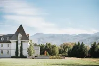 Chateau Herbe ~ Oberon Suite w/ Kitchen