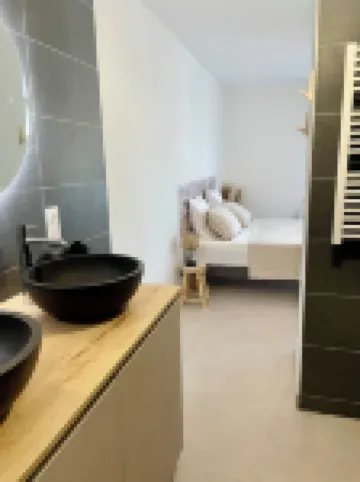 Magnificent apartment with rooftop pool