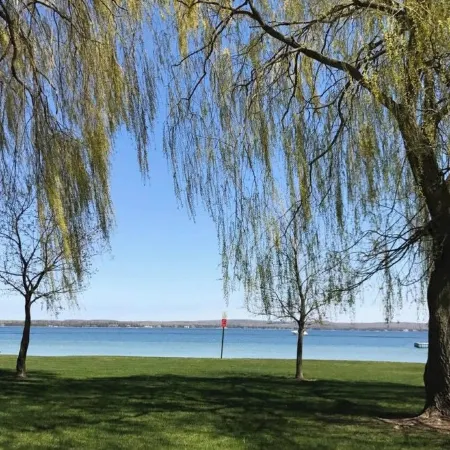 Lake Charlevoix Lakeview Escape