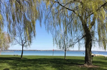 Lake Charlevoix Lakeview Escape