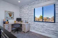 Knockout home in downtown Gilbert, with Jacuzzi