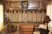 Cozy 80s Safari Style RV in Tranquil Bombay Beach with AC