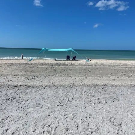 Flash Sale - Just Steps to Beach. 2Br/1BA.Dogs Welcome! Perfect Ratings.