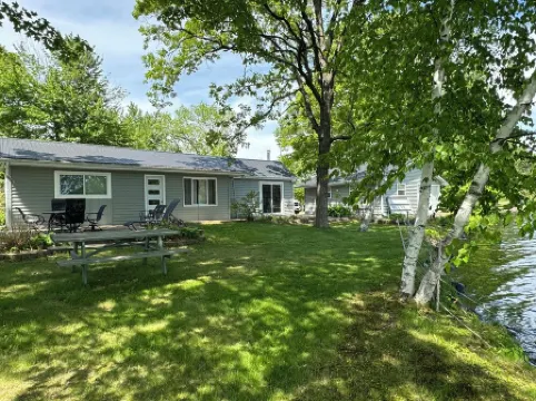 New Lake Holcombe listing 4 season, very cozy 2BR, 1BA sleeps 6