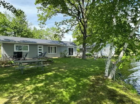 New Lake Holcombe listing 4 season, very cozy 2BR, 1BA sleeps 6