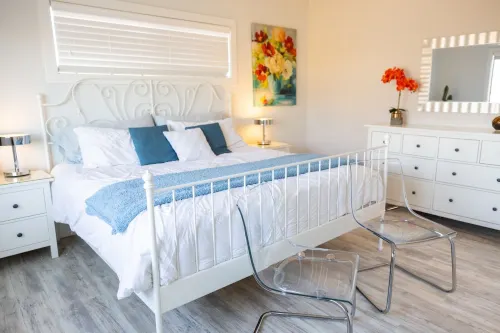 Luxury Nob Hill Apartment w/3 Primary Bedrooms and Chef's Kitchen. Pet Friendly!