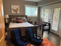 Relaxing Retreat with Beautiful View. Private Swim Dock, Kayaks, Grill, Firepit.