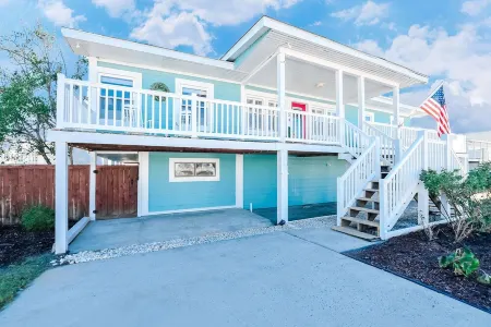 Holden Beach, NC Designer beach house with heated pool