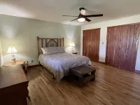 Your 12 Acre Farmhouse Retreat - Relax and Unwind by the Campfire and Pond