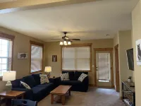 Buffalo Valley - Spacious Condo w/ 1 king bed and 2 queen beds
