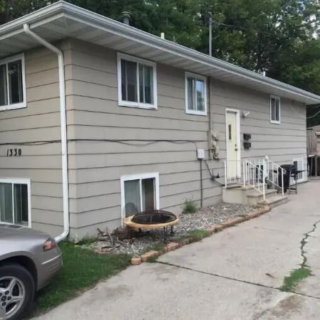 Entire Lower Level Just Off Interstate, Free Breakfast, 1,100 Sq Ft