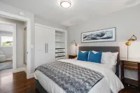 Gorgeous Family Home with Cozy Fireplaces and Hot Tub Minutes to Sea Airport