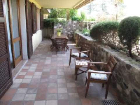 APARTMENT INSIDE A VILLA, LARGE GARDEN WITH LAKE AND POOL VIEW